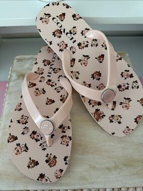 Coach Pink Floral Flip Flop Sandals - Women S(5-6)